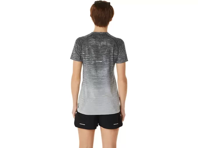 NAHTLOSES KURZARM-TOP FÜR DAMEN NAHTLOSES KURZARM-TOP FÜR DAMEN